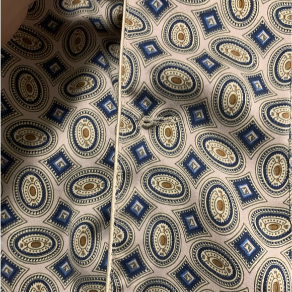 Patterned Button down Long Sleeve - Picture 3 of 4